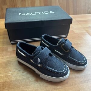Nautica Little River 2 boys' toddler boat shoes in a blue denim size 9